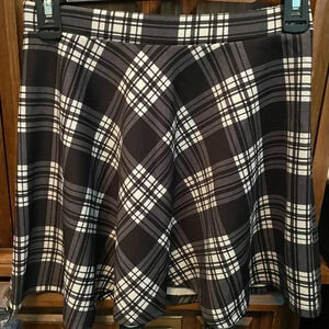 New X X I mini skirt